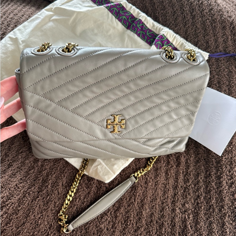 Tory Butch Taupe/Gray Quilted Chain Shoulder Bag